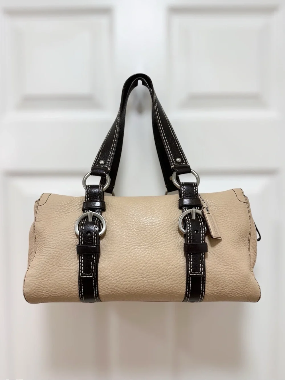 Coach Chelsea Shoulder Bag Cream Tan Pebbled Leather Brown Trim Y2K